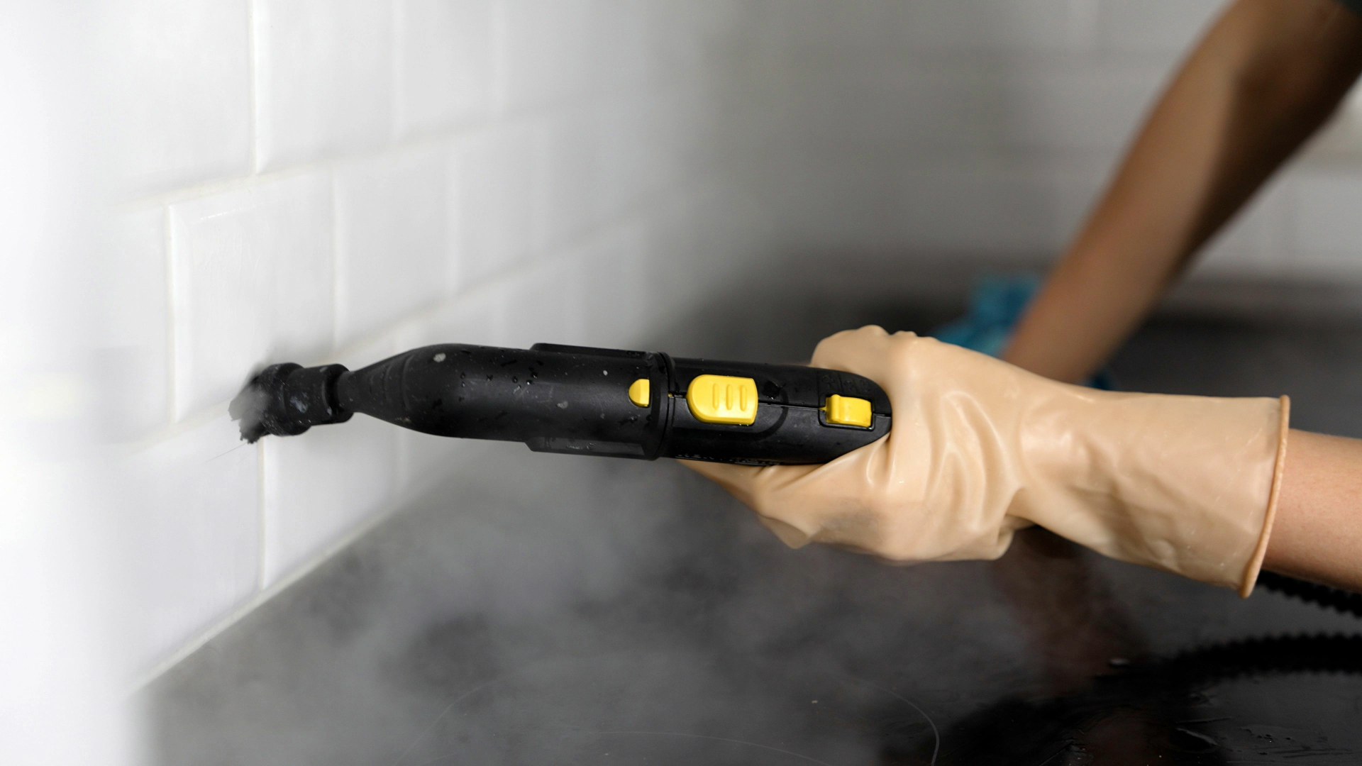 Advanced cleaning equipment
